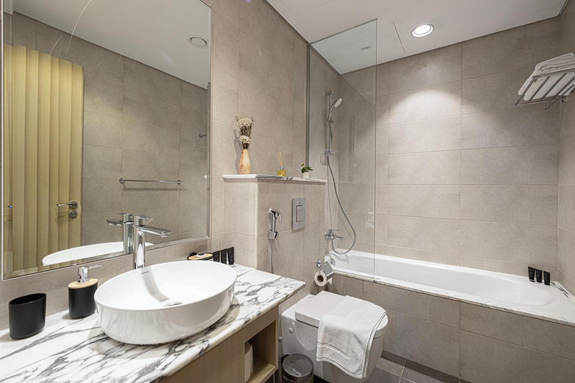 Paramount Midtown I Sky High Luxury 2br With Burj Khalifa View & Highest Infinity Pool I Down Town Дубай