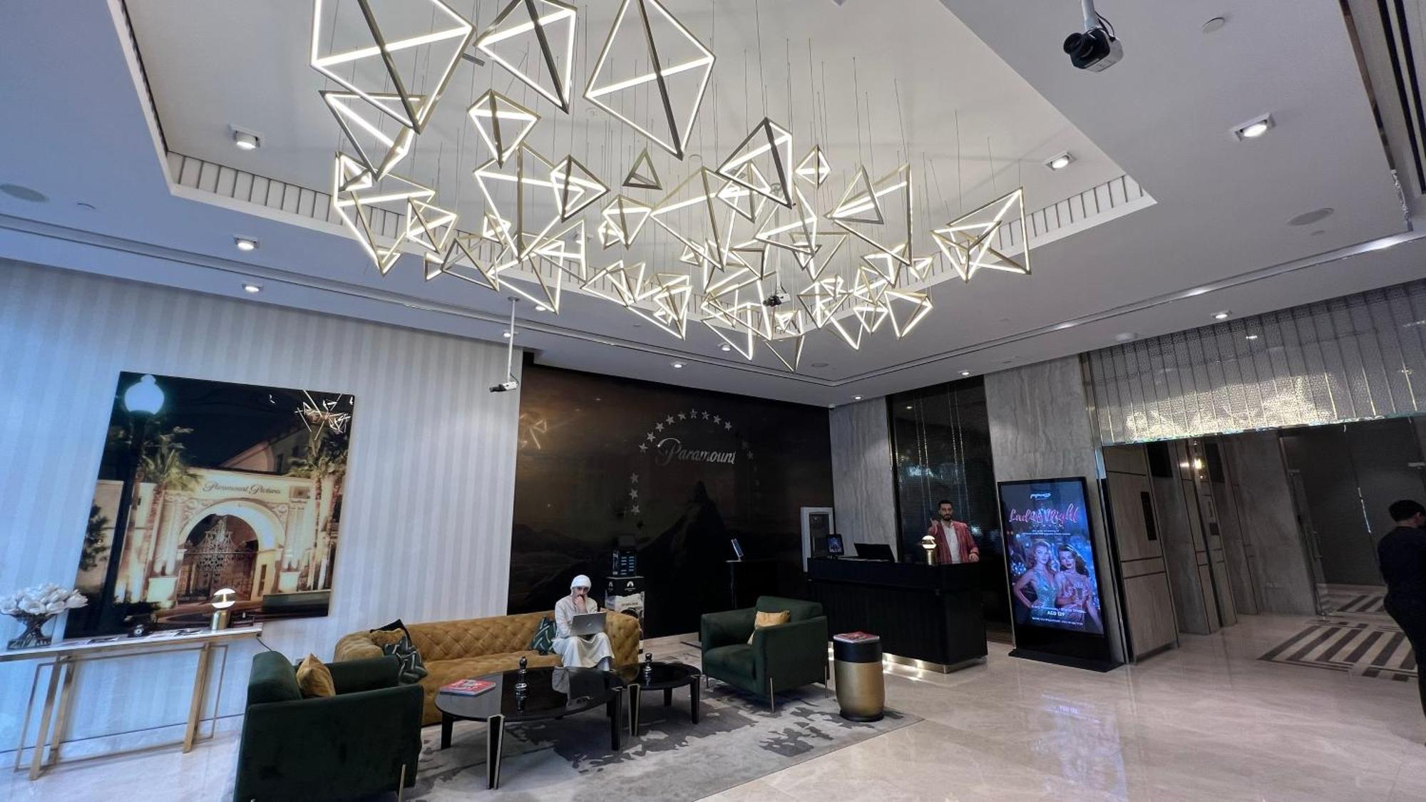Апартаменты Paramount Midtown I Sky High Luxury 2br With Burj Khalifa View & Highest Infinity Pool I Down Town Дубай